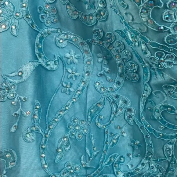 Prom Dress!! - Picture 3 of 5